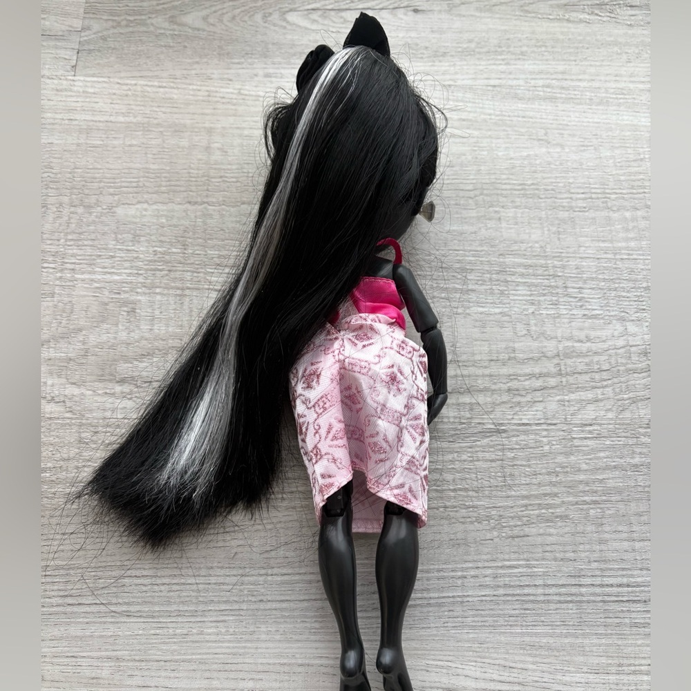 Rainbow Series 1 High Shadow High Shanelle Onyx Fashion Doll - Picture 4 of 6